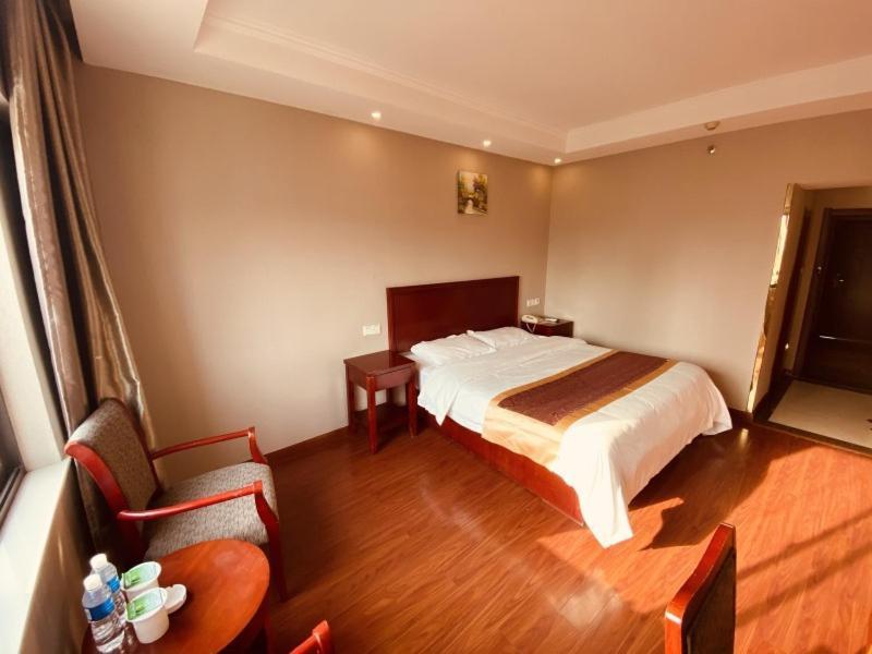 Greentree Inn Huai'An Bus Station Golden Eagle Xinya Huaihai Road Business Hotel Exterior foto