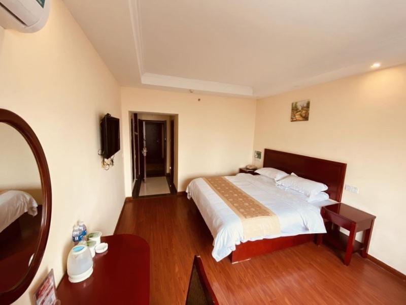 Greentree Inn Huai'An Bus Station Golden Eagle Xinya Huaihai Road Business Hotel Exterior foto