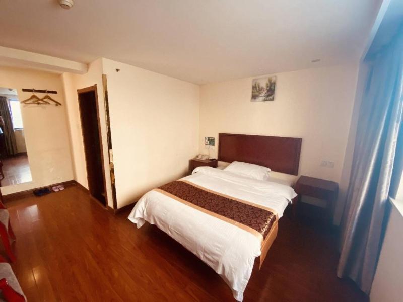 Greentree Inn Huai'An Bus Station Golden Eagle Xinya Huaihai Road Business Hotel Exterior foto