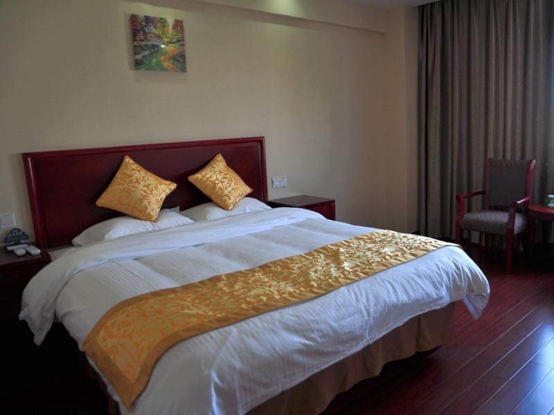 Greentree Inn Huai'An Bus Station Golden Eagle Xinya Huaihai Road Business Hotel Exterior foto